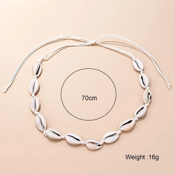 Shell decor necklace - Picture 3 of 3